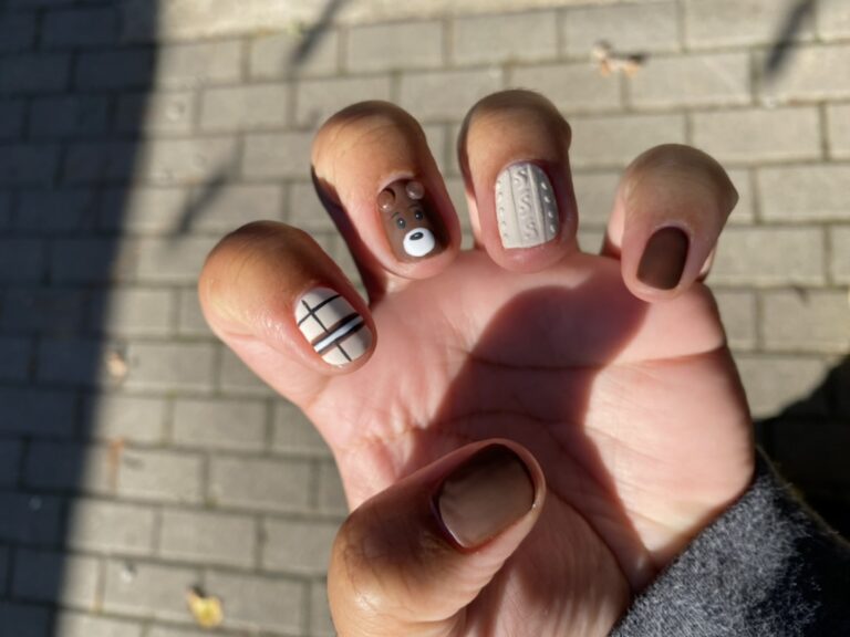 nails. nail art. nail art ideas. fall nail art. fall